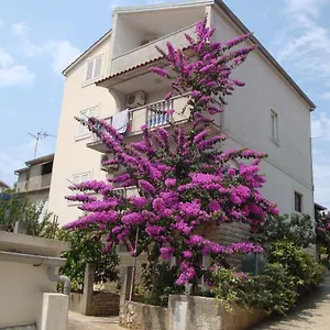 Apartment Gojko, Sali